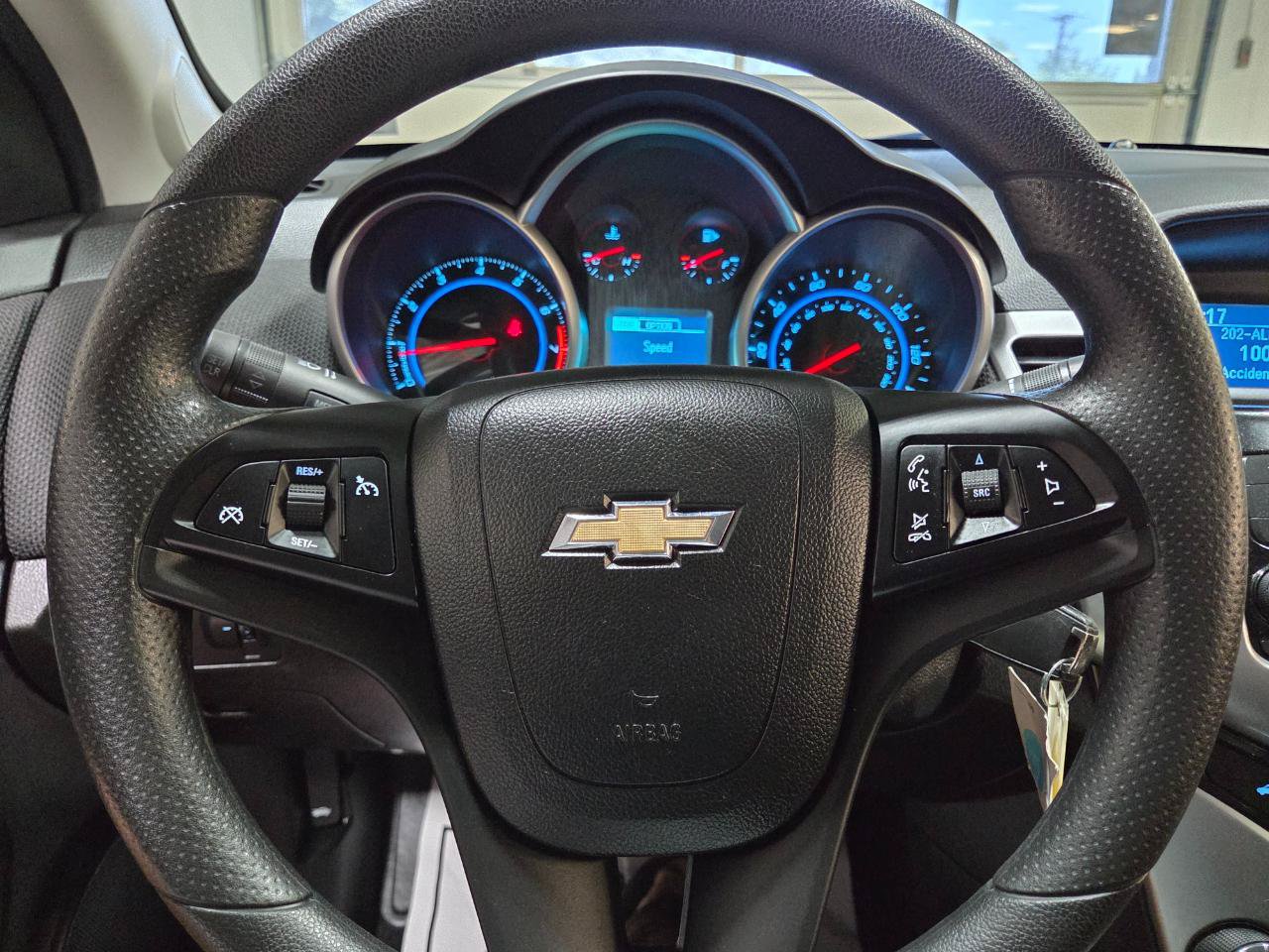 Used 2015 Chevrolet Cruze LT FWD image 25