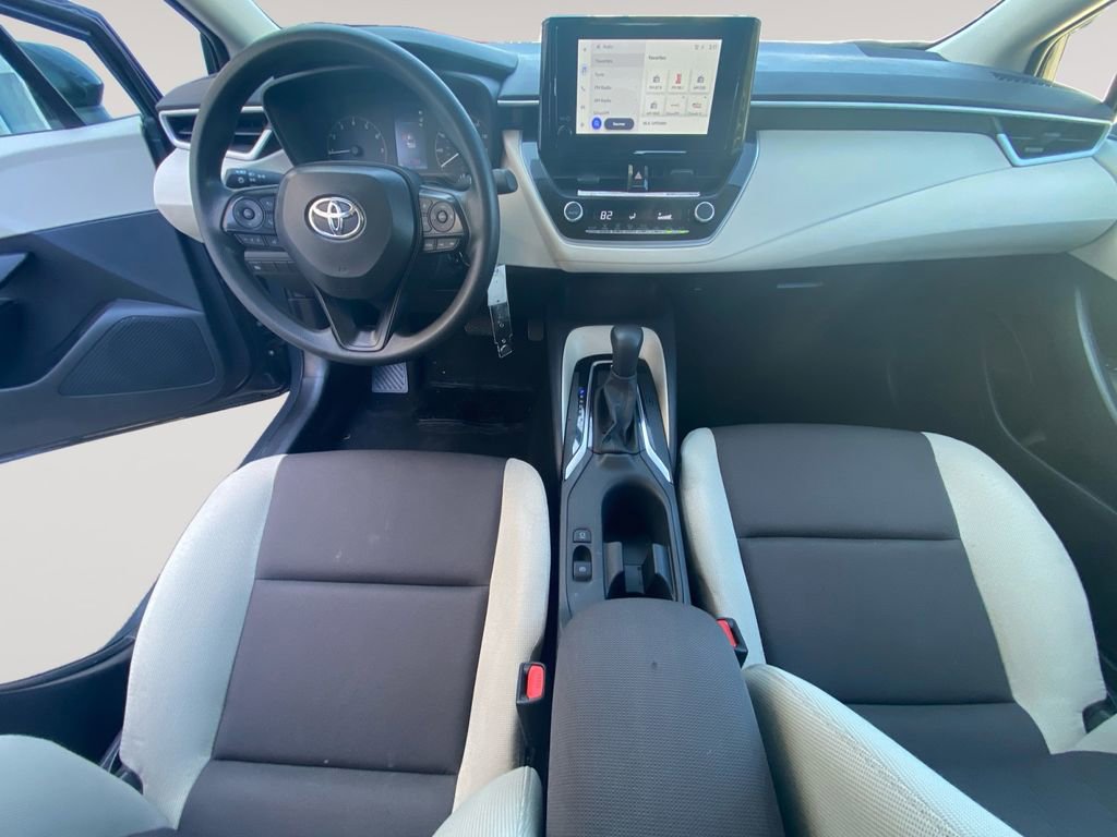 Used 2025 Toyota Corolla LE FWD image 5