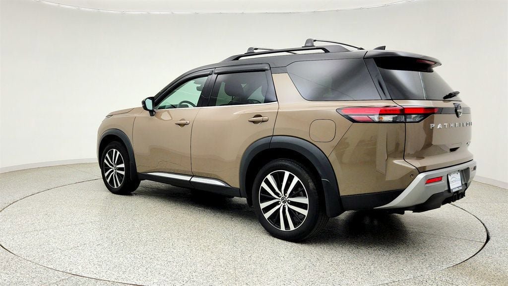 Used 2024 Nissan Pathfinder Platinum w/ Cargo Package AWD/4WD image 7