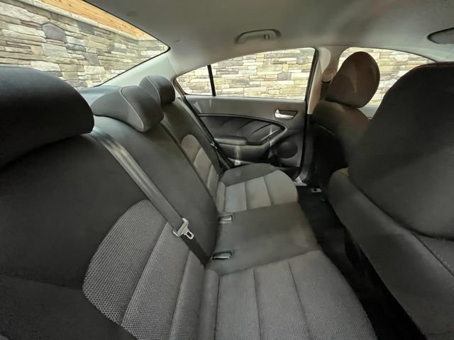 Used 2017 Kia Forte LX FWD image 31
