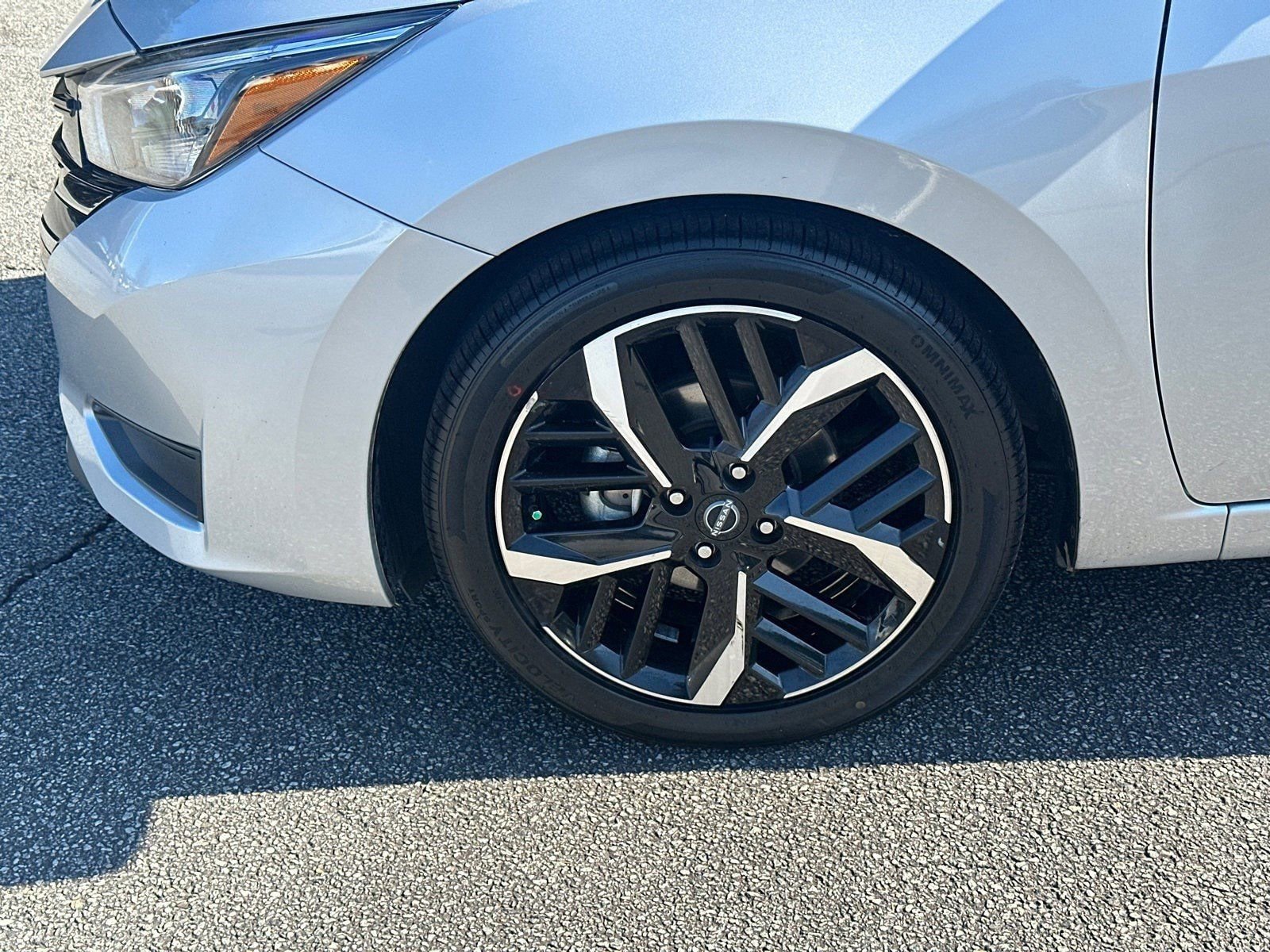 Used 2024 Nissan Versa SR image 11