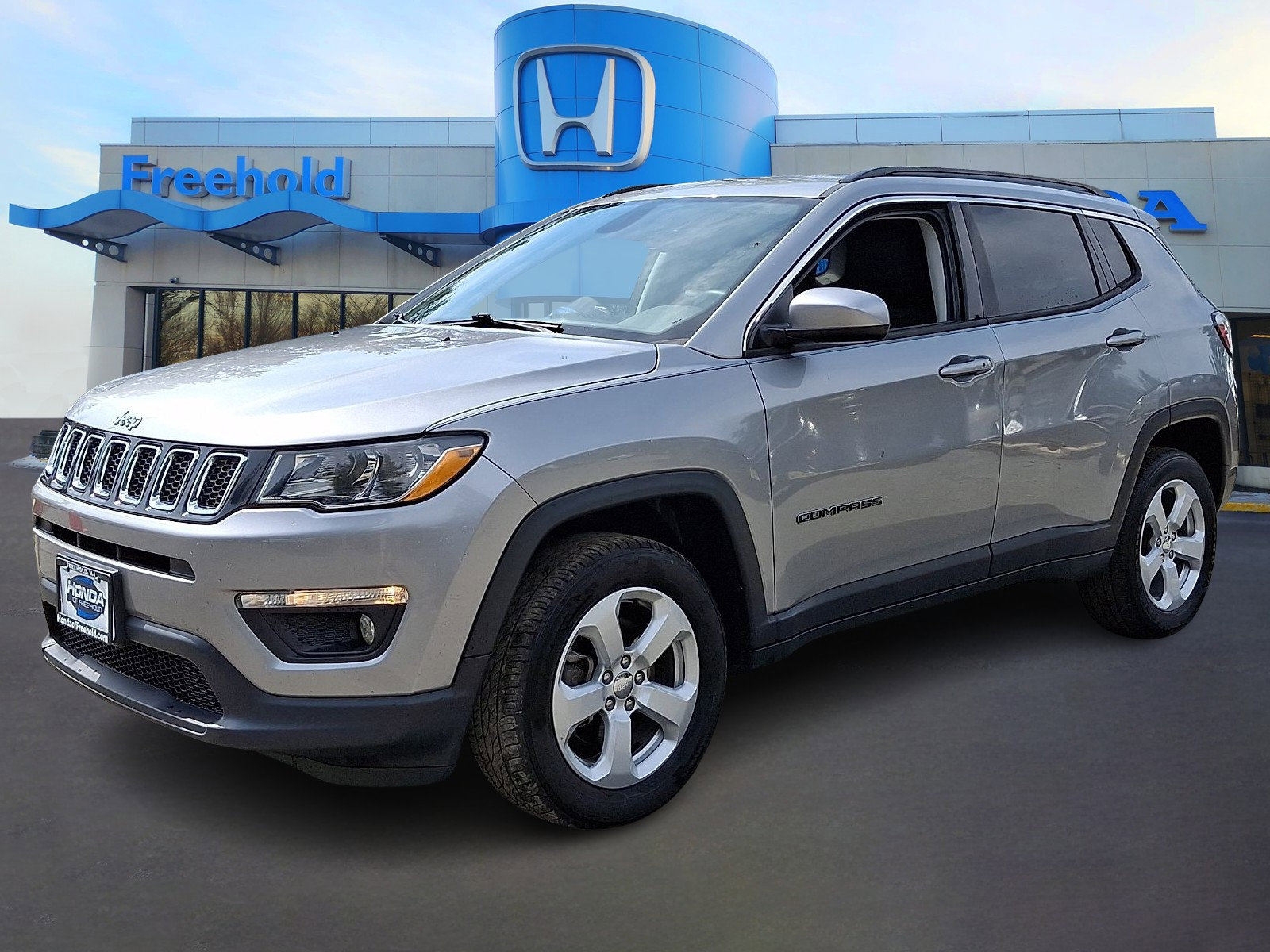 Used 2019 Jeep Compass Latitude w/ Popular Equipment Group image 3