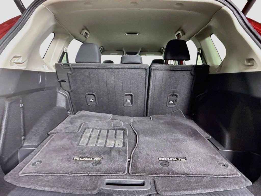 Used 2026 Nissan Rogue SV FWD image 34