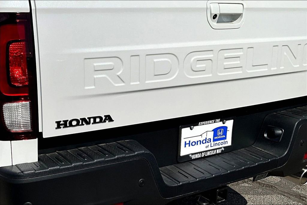 New 2026 Honda Ridgeline Black Edition image 8