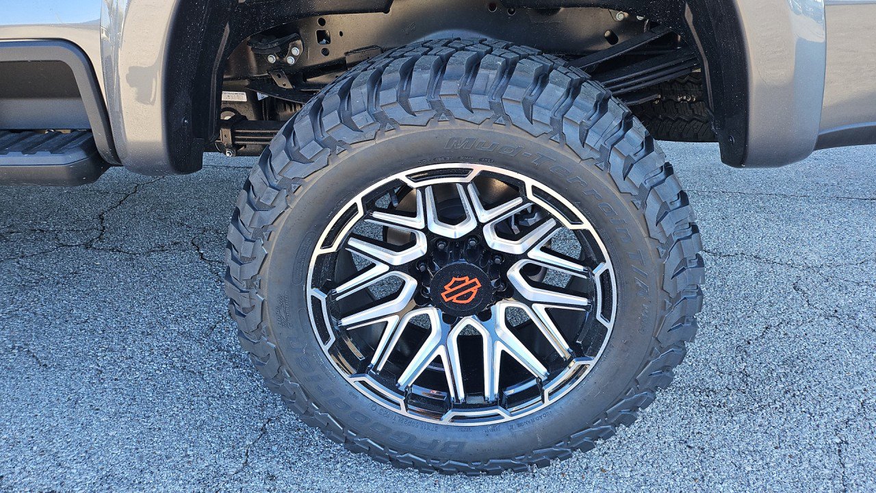 New 2026 Ford F250 Lariat w/ Black Appearance Package image 5