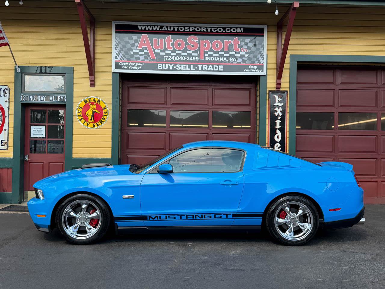 Used 2010 Ford Mustang GT Premium RWD image 10