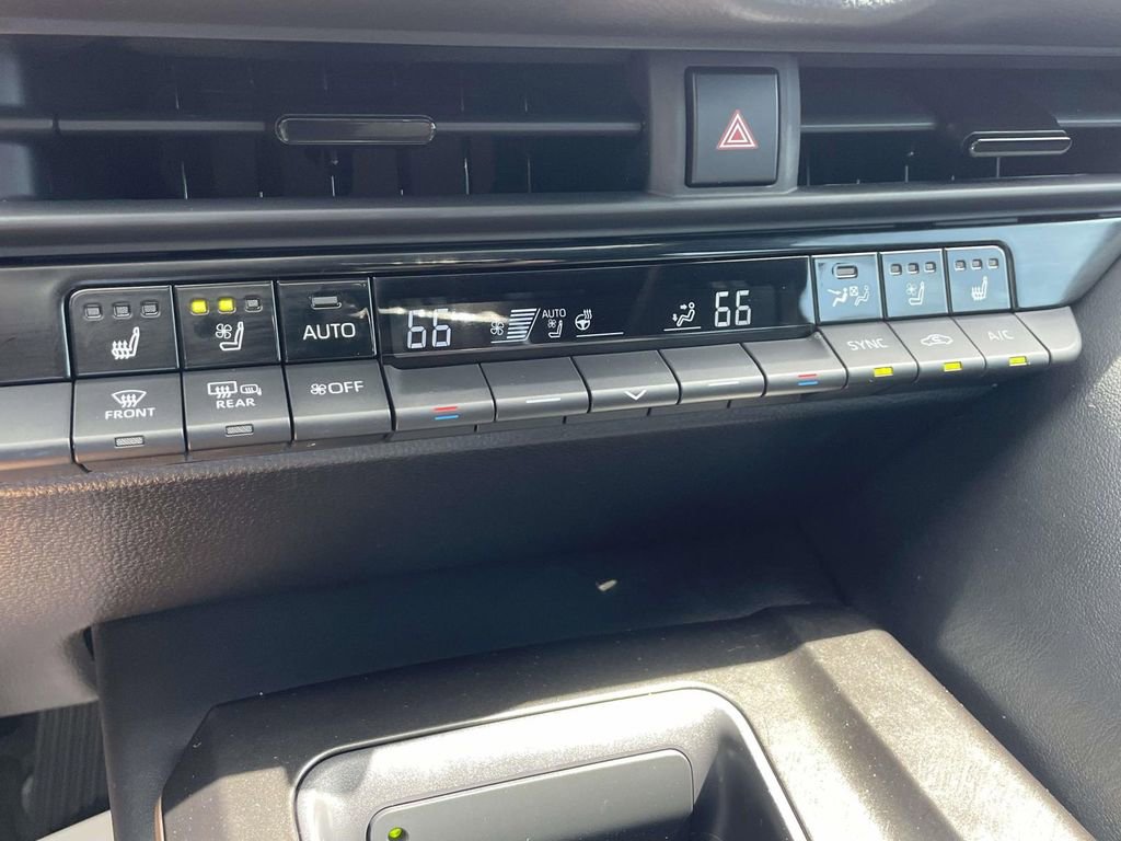 Used 2025 Toyota Crown Limited w/ Advanced Technology Package AWD/4WD image 20