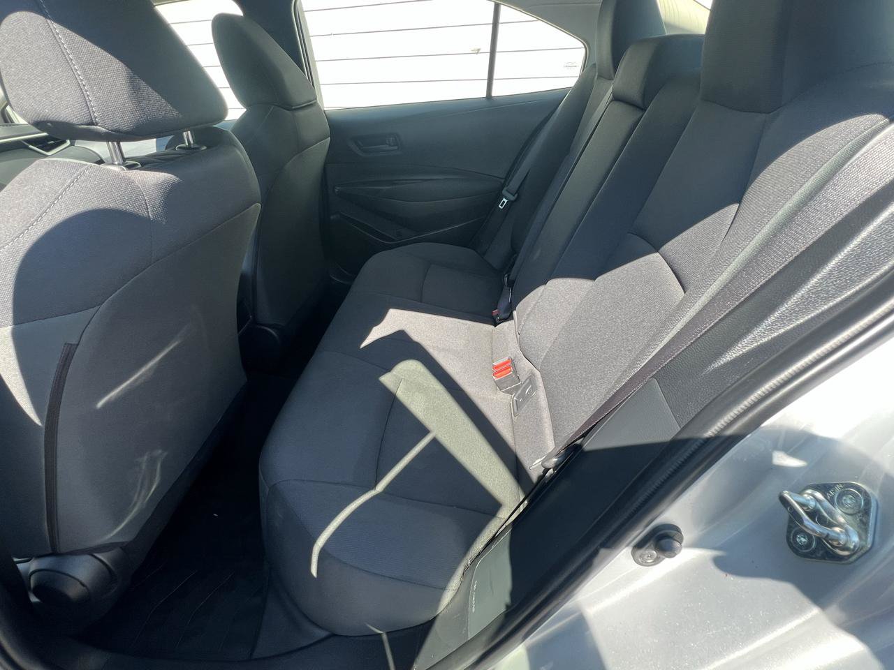 Used 2022 Toyota Corolla LE FWD image 9