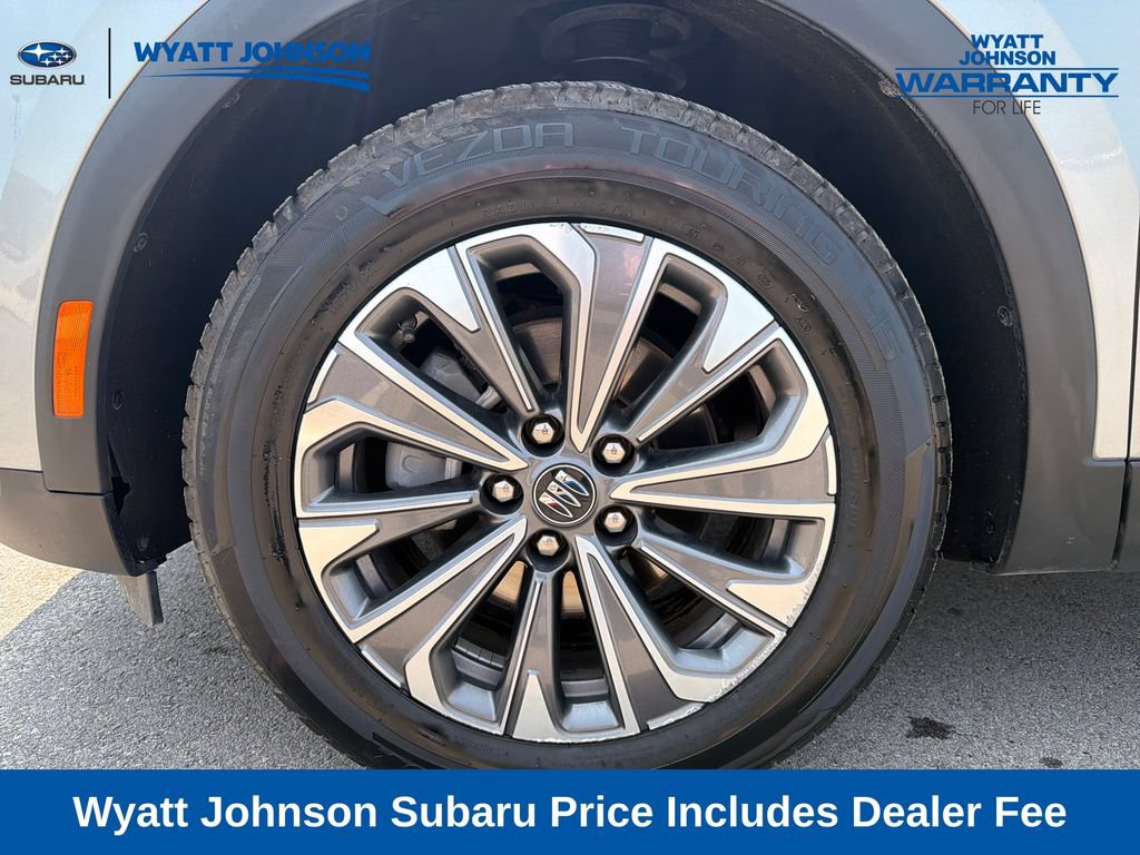 Used 2024 Buick Envision Preferred AWD/4WD image 3