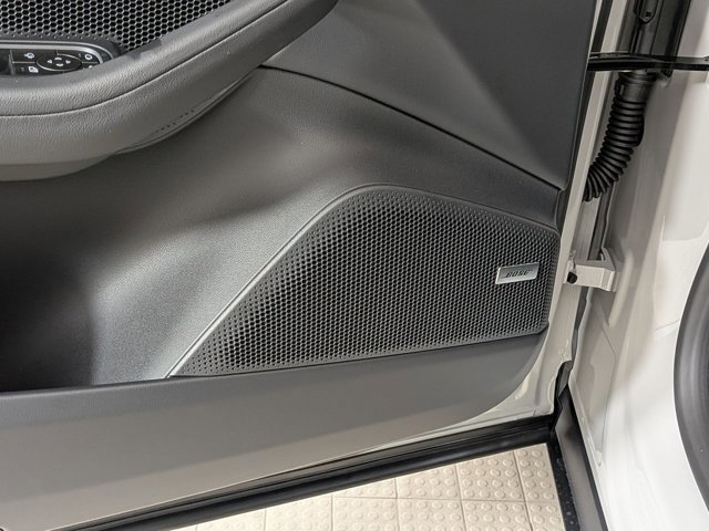 New 2026 Porsche Macan Electric RWD image 13