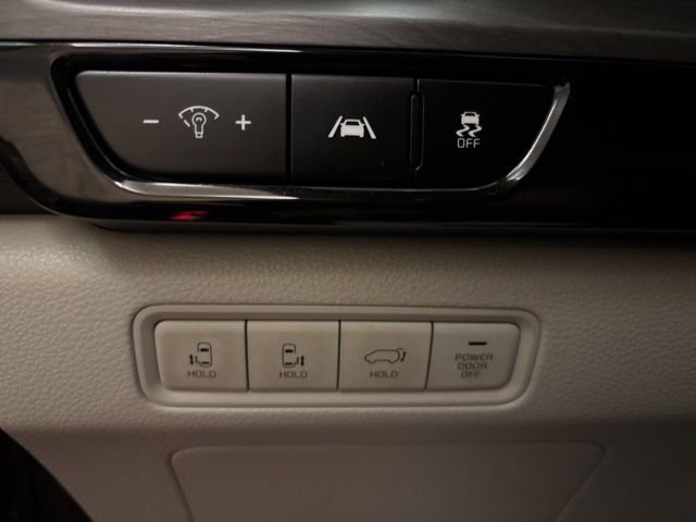 Used 2024 Kia Carnival EX image 14