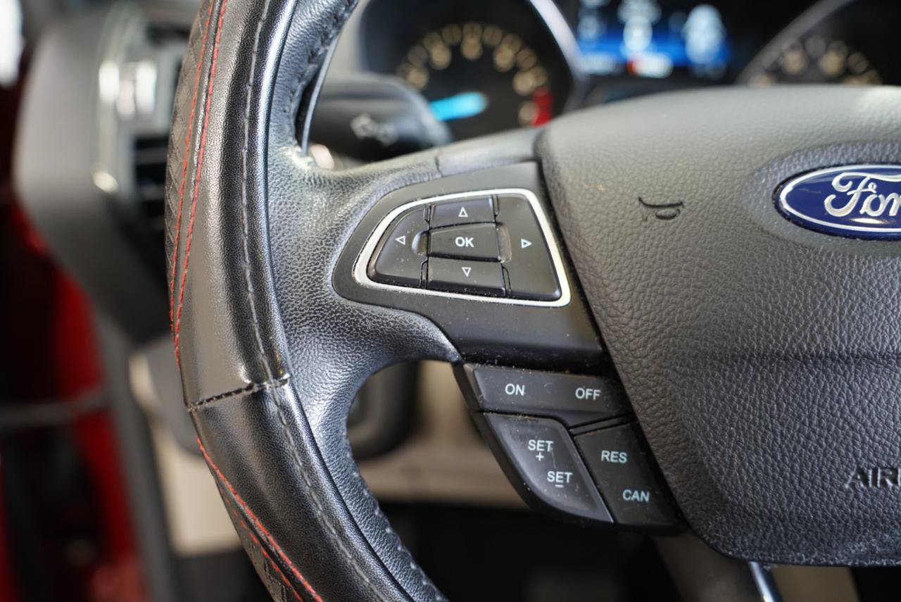 Used 2018 Ford Escape Titanium AWD/4WD image 13
