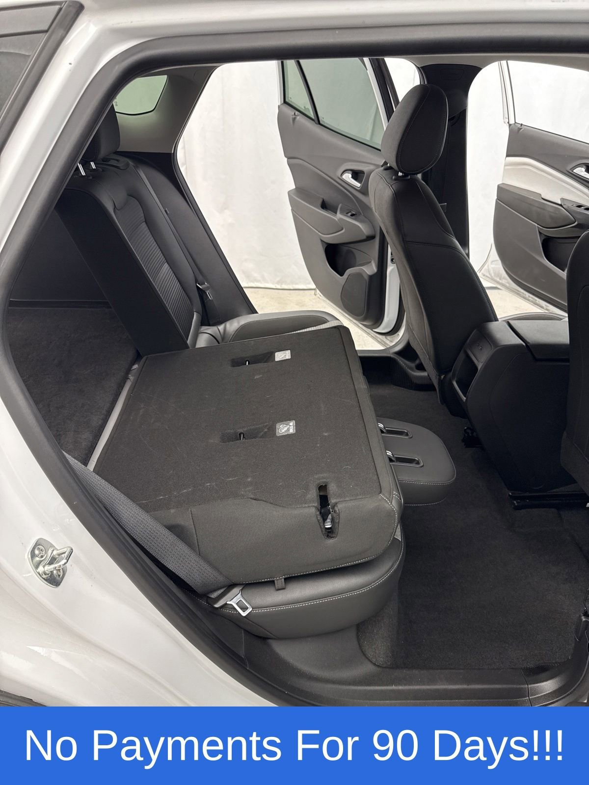 Used 2025 Chevrolet Trax LT FWD image 34