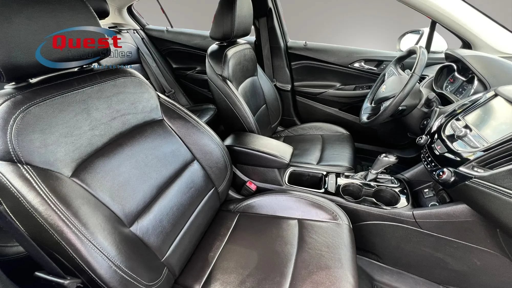Used 2018 Chevrolet Cruze Premier FWD image 14
