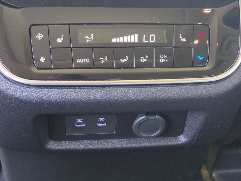 Used 2025 Nissan Armada Platinum AWD/4WD image 29