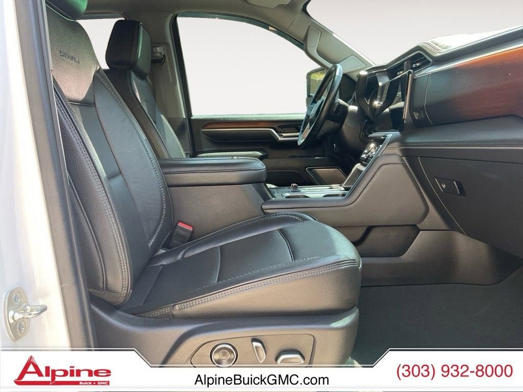 Used 2025 GMC Sierra 3500 Denali w/ Denali Reserve Package AWD/4WD image 15