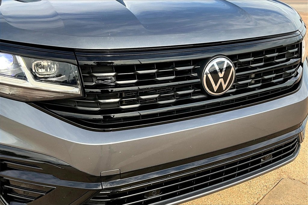 Used 2023 Volkswagen Atlas SEL R-Line image 30