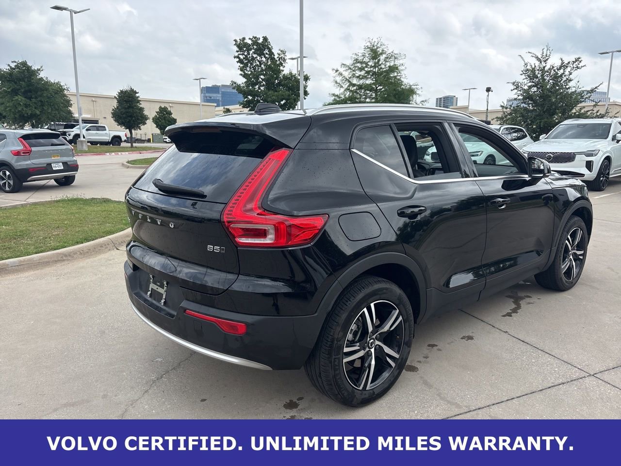 Certified 2025 Volvo XC40 B5 Core image 5