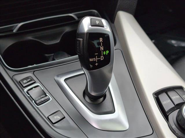 Used 2018 BMW 320i Sedan RWD image 12