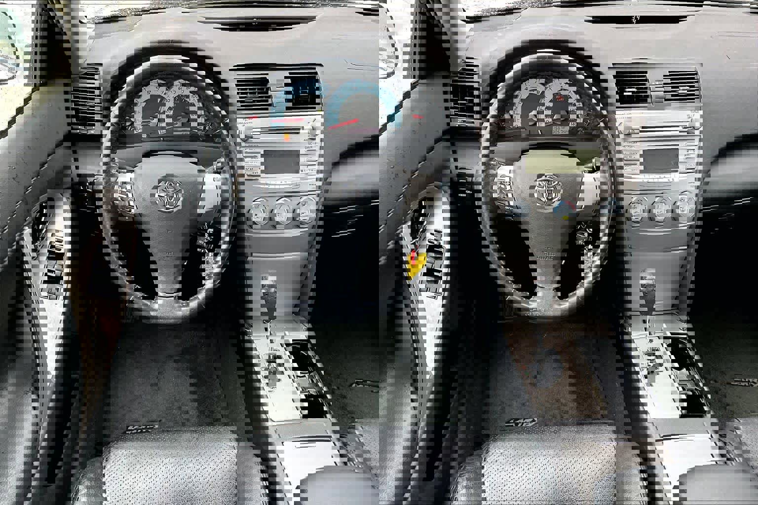 Used 2010 Toyota Camry SE image 5