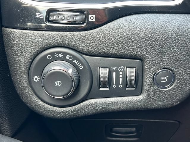 Used 2023 Jeep Cherokee Altitude Lux w/ Lux Elite Package AWD/4WD image 20