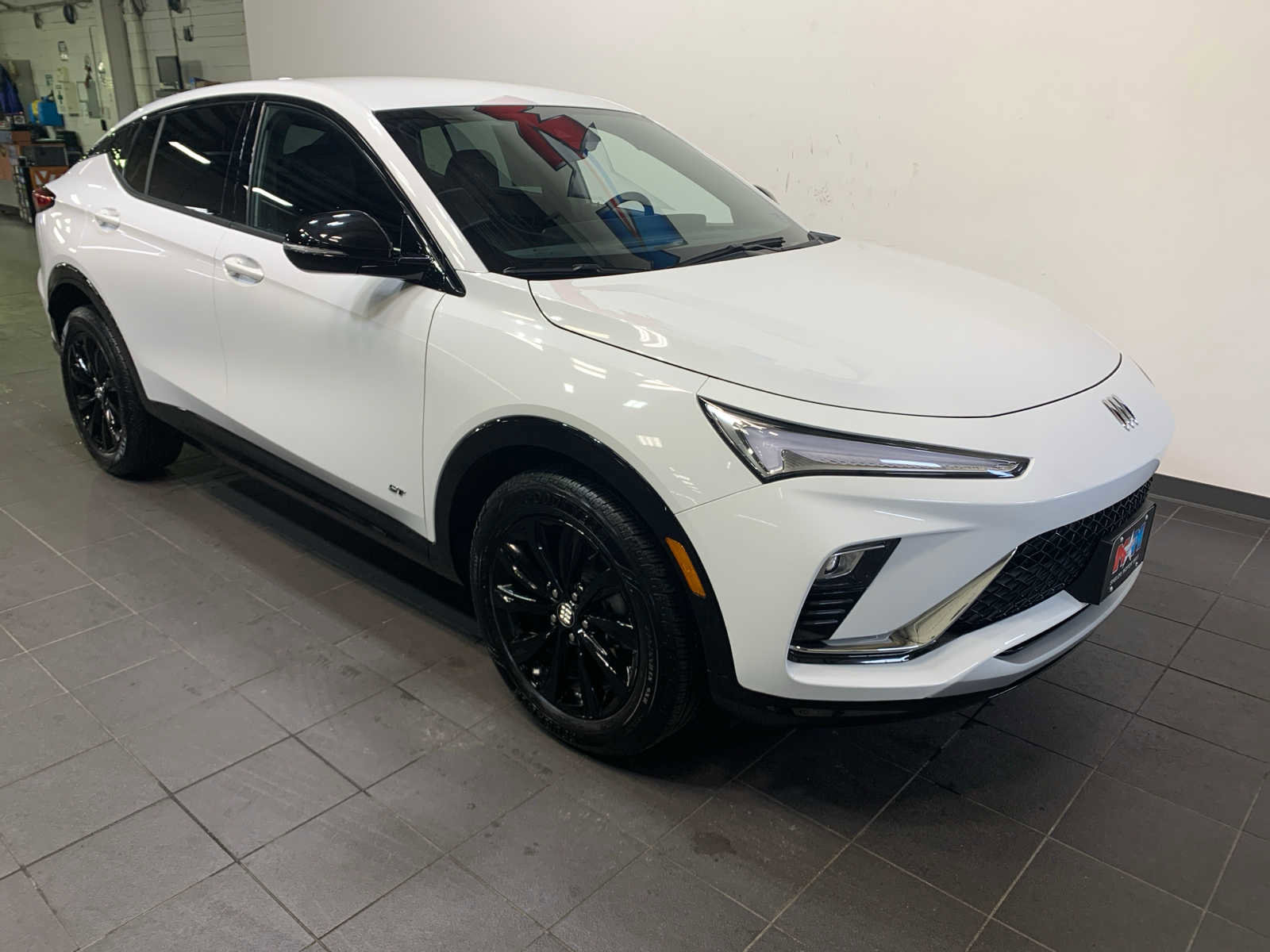 Used 2025 Buick Envista Sport Touring image 2