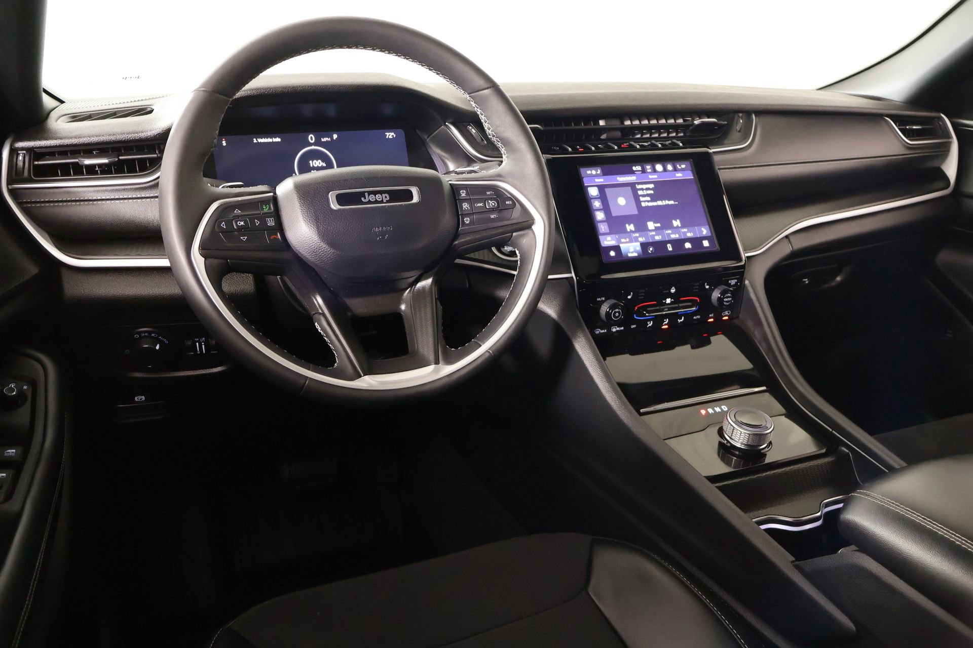 Used 2024 Jeep Grand Cherokee Altitude AWD/4WD image 2