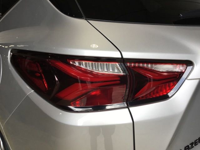 Used 2019 Chevrolet Blazer Premier w/ Sun and Wheels Package image 17