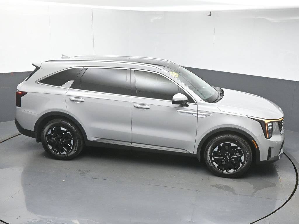Used 2025 Kia Sorento S w/ Panoramic Sunroof Package FWD image 49