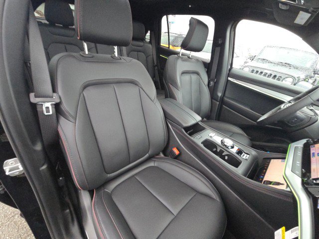 Used 2024 Jeep Wagoneer S image 13