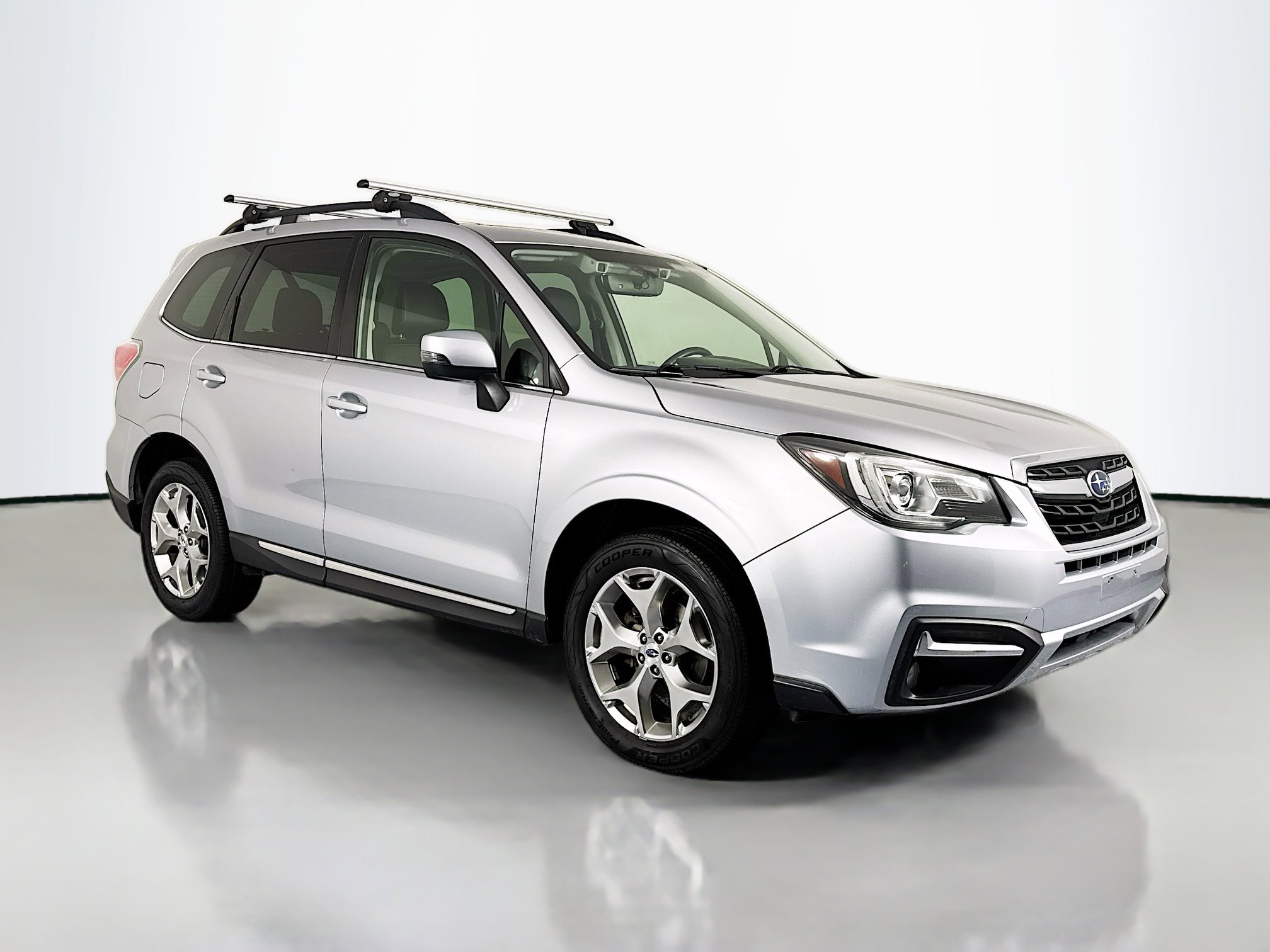 Used 2018 Subaru Forester 2.5i Touring AWD/4WD image 3
