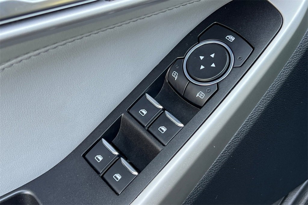 Used 2022 Ford Explorer XLT w/ Equipment Group 202A image 14