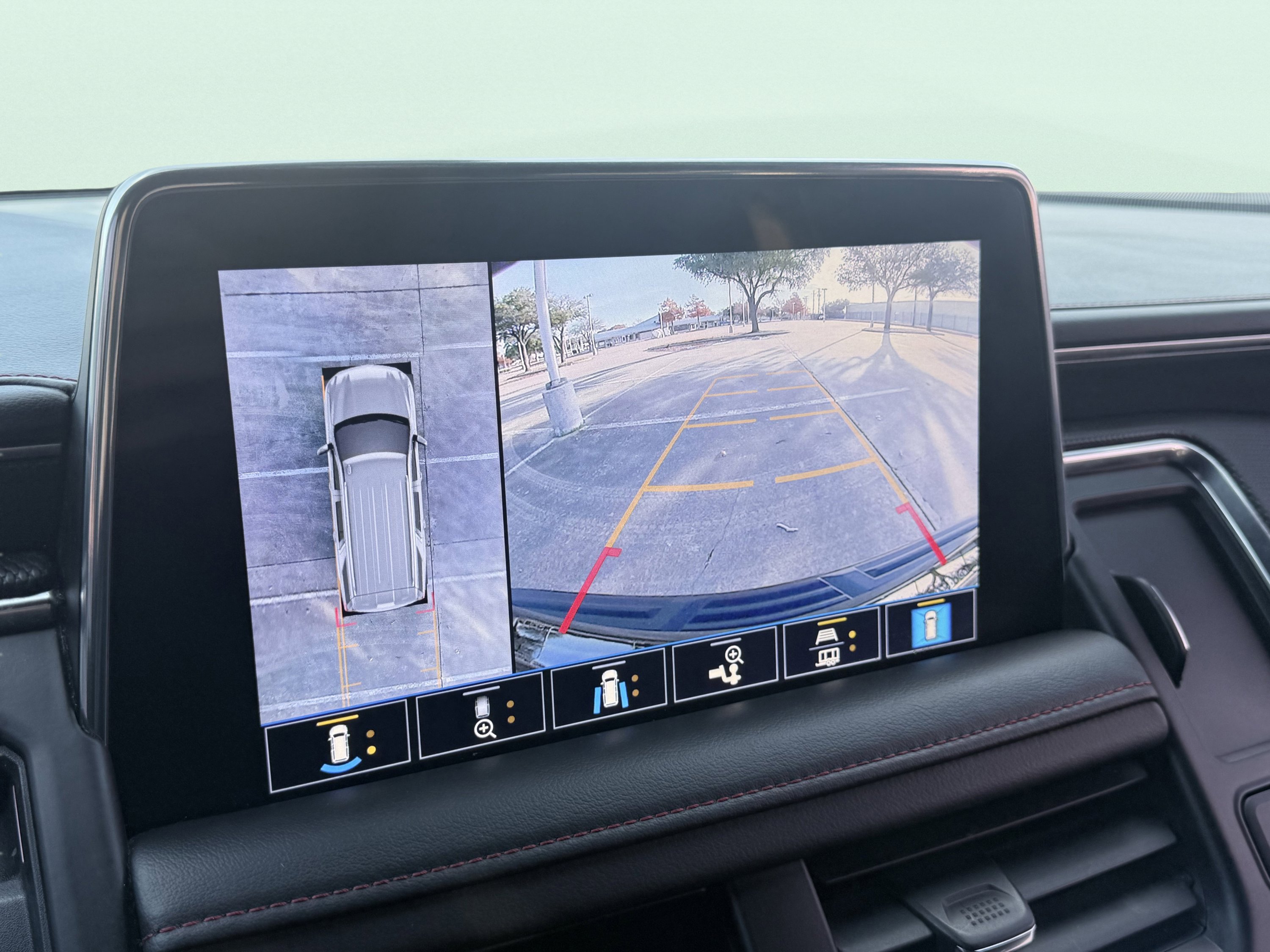 Used 2021 Chevrolet Suburban RST w/ Luxury Package image 57