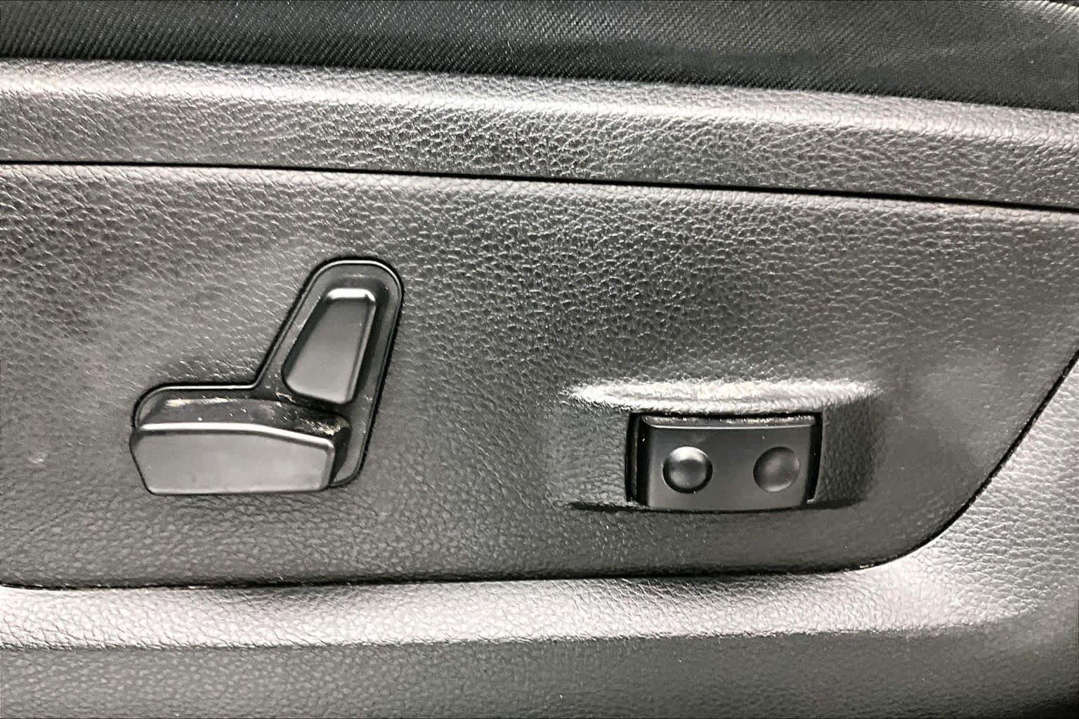 Used 2026 RAM 3500 Laramie AWD/4WD image 30