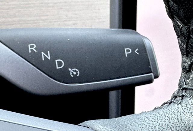 Used 2022 Tesla Model Y Long Range image 12