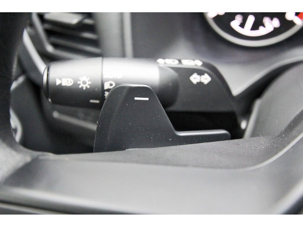 Used 2025 Nissan Rogue S FWD image 16