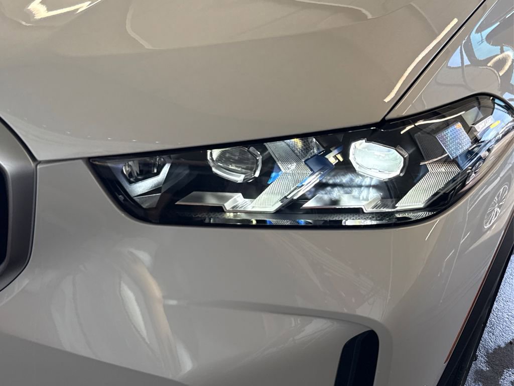 New 2026 BMW X5 sDrive40i image 16