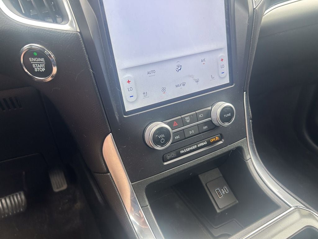 Used 2024 Ford Edge Titanium AWD/4WD image 24