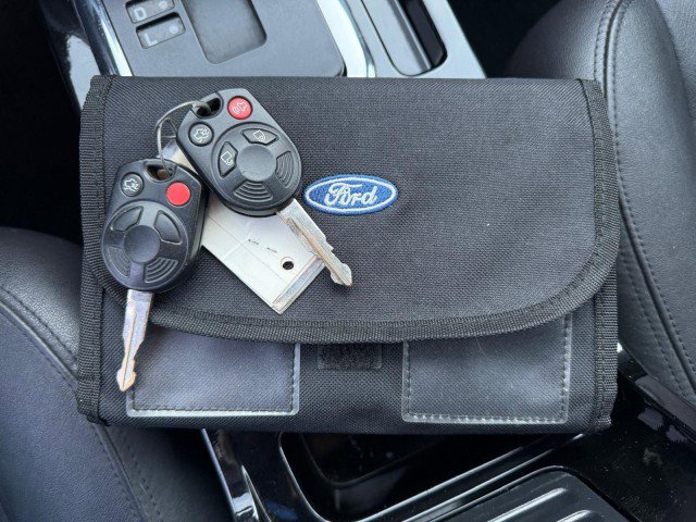 Used 2010 Ford Escape Limited AWD/4WD image 17