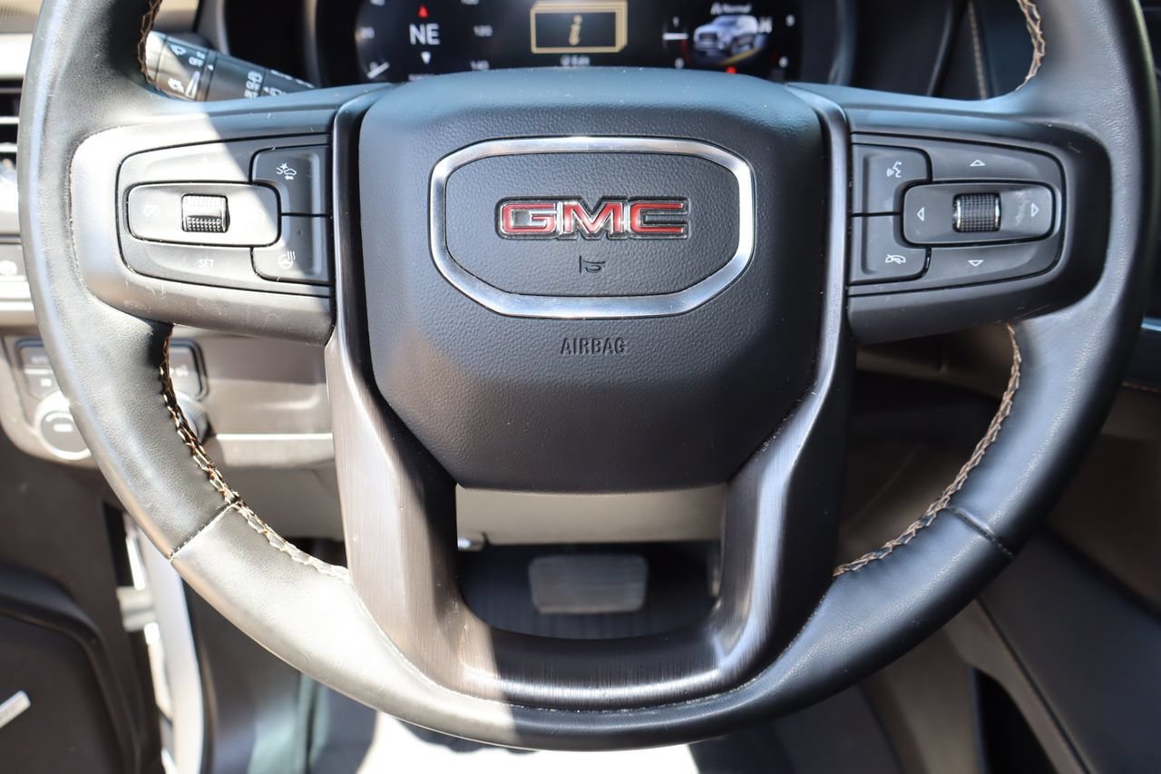 Used 2023 GMC Yukon XL AT4 w/ Technology Package AWD/4WD image 13
