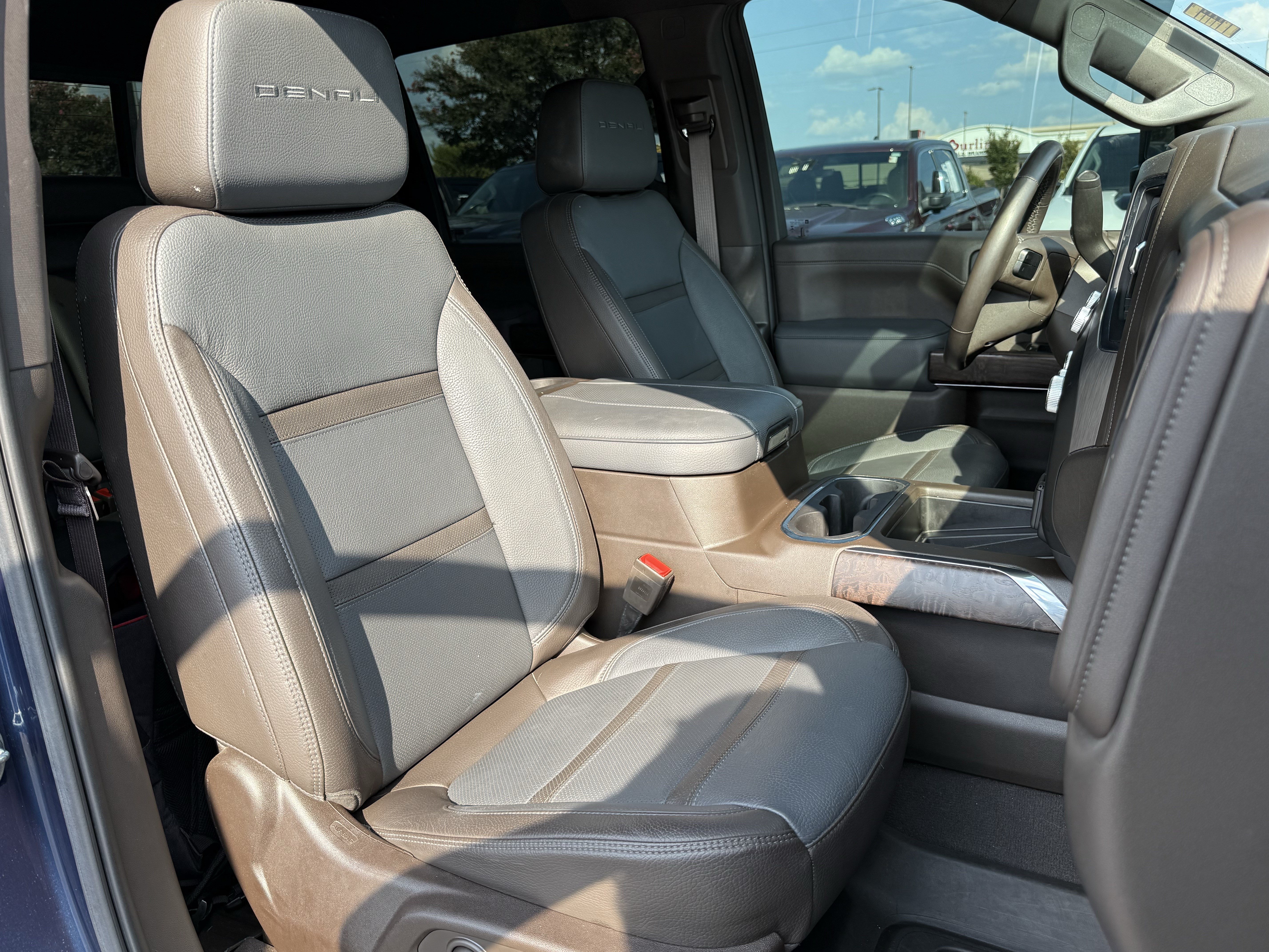 Used 2023 GMC Sierra 2500 Denali w/ Denali Ultimate Package AWD/4WD image 36