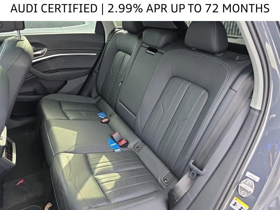 Certified 2024 Audi Q8 e-tron Premium image 3