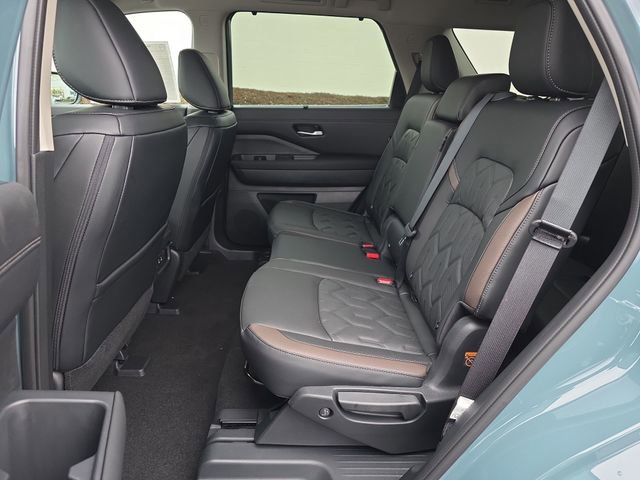 New 2026 Nissan Pathfinder Platinum w/ Accent Package image 17