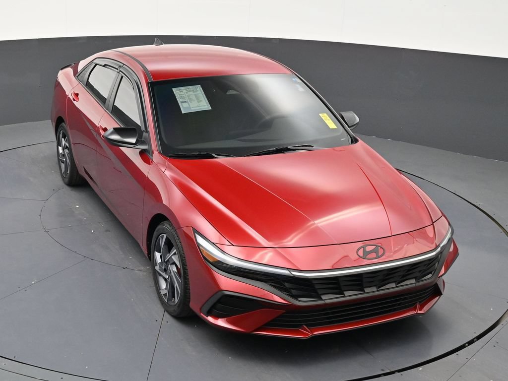 Used 2025 Hyundai Elantra Sport FWD image 18