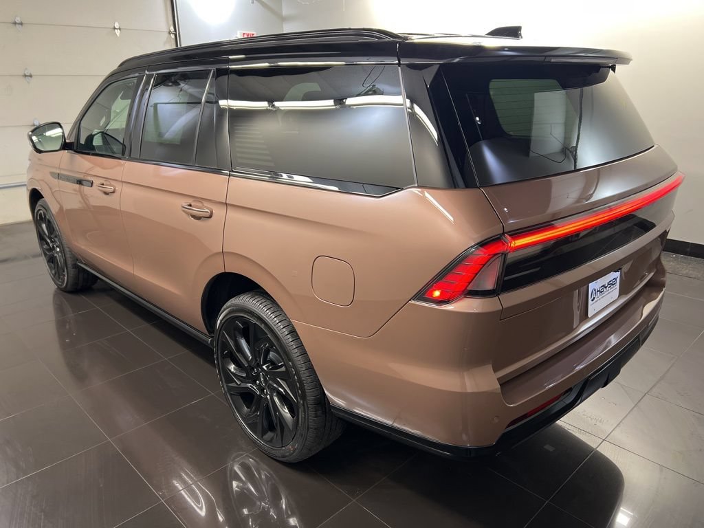 New 2026 Lincoln Navigator Black Label AWD/4WD image 4