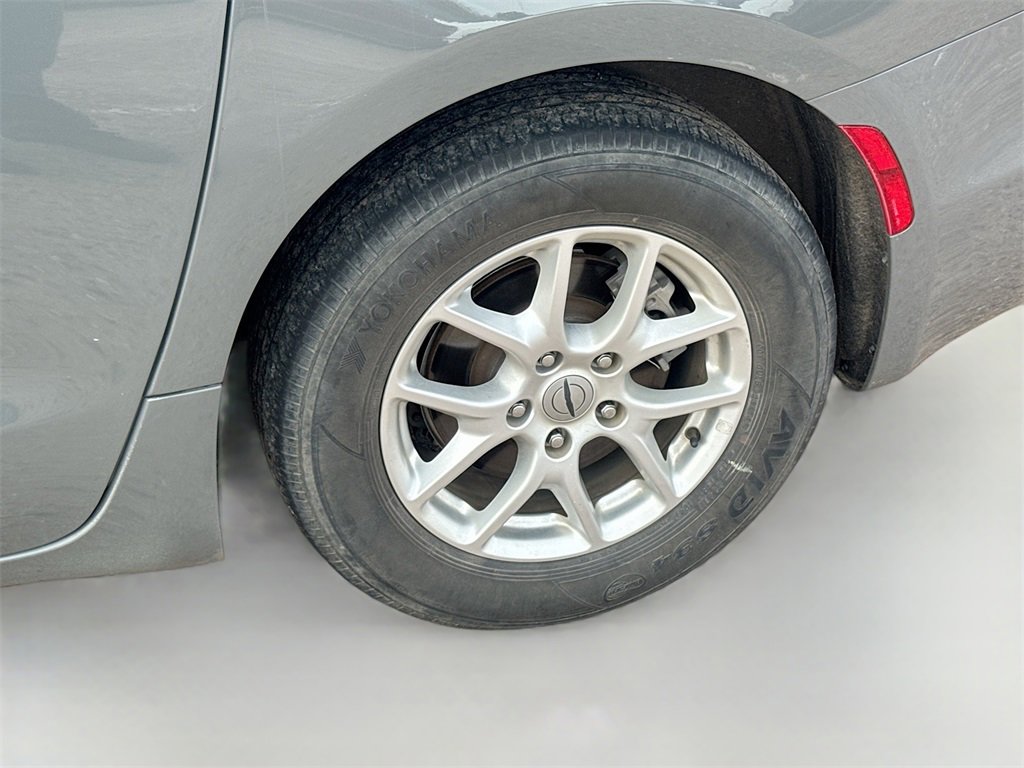 Used 2022 Chrysler Pacifica Touring-L image 31