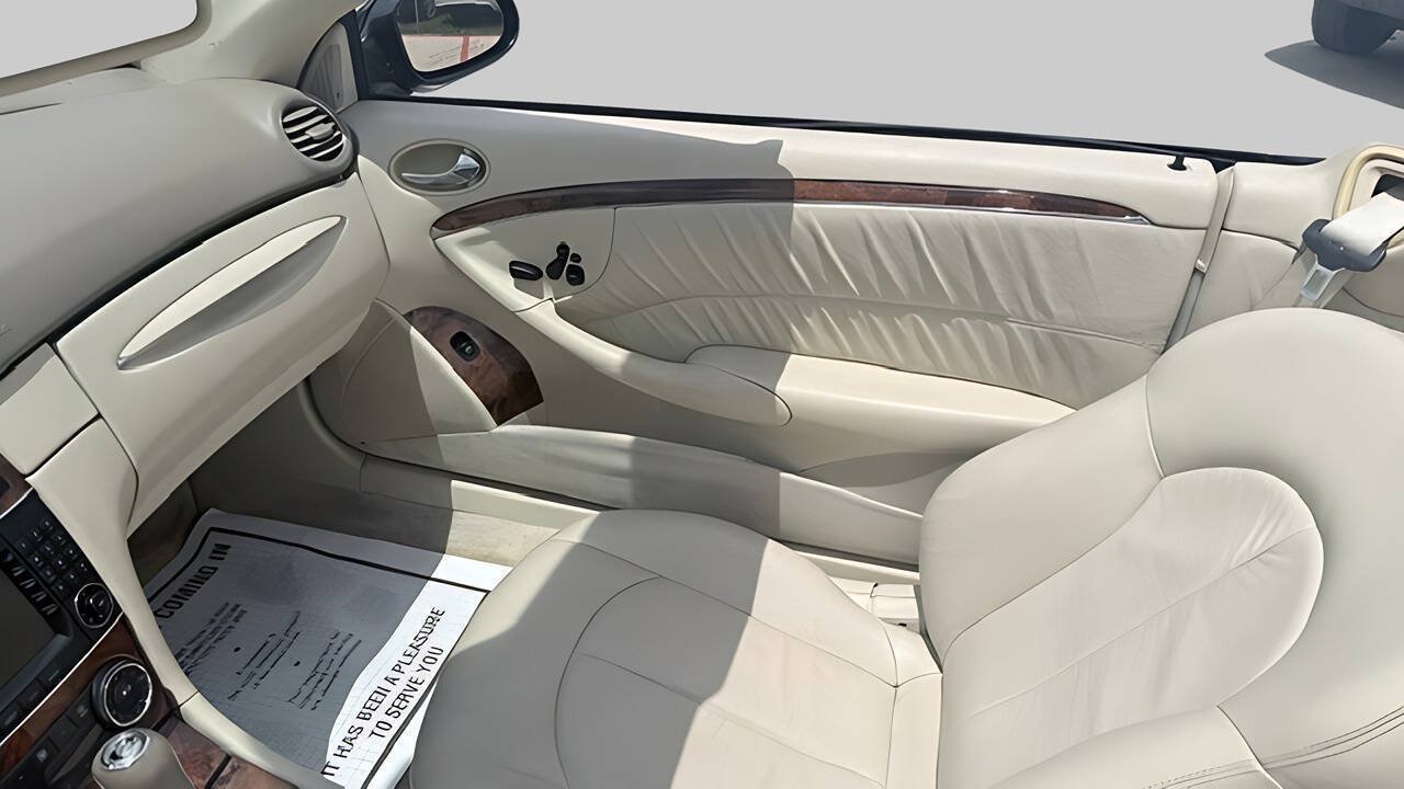 Used 2008 Mercedes-Benz CLK 350 Cabriolet w/ P2 Pkg image 15