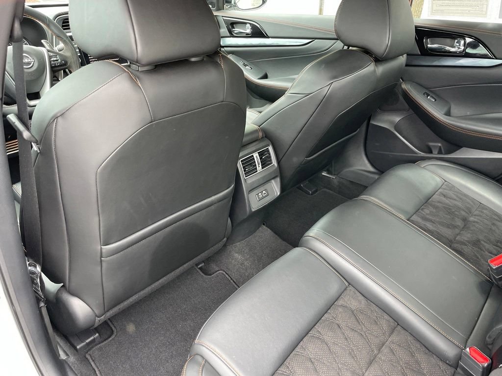 Certified 2023 Nissan Maxima SR w/ Sport Mat Group FWD image 9