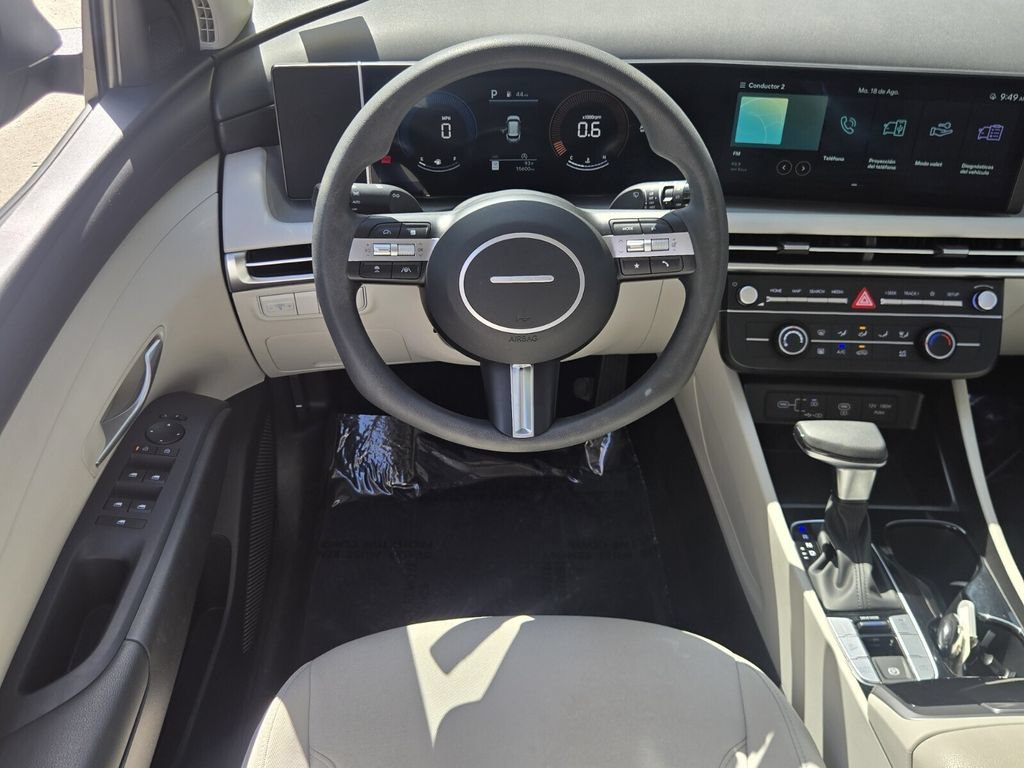 Used 2025 Hyundai Tucson SE FWD image 11