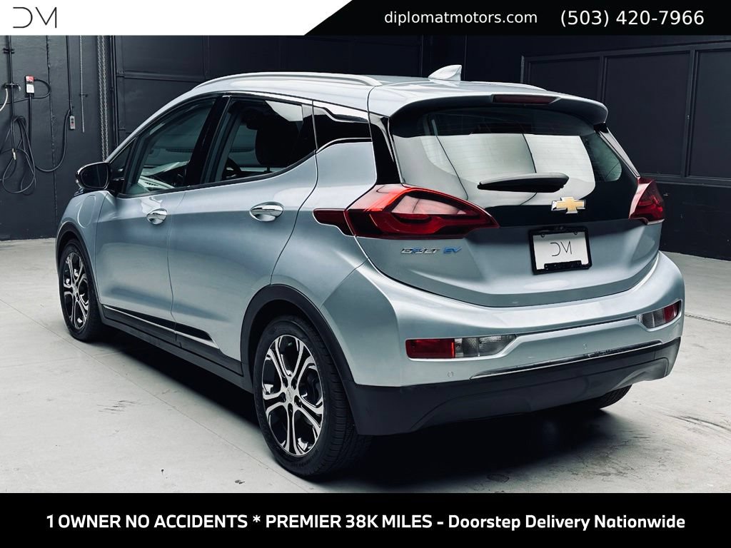Used 2017 Chevrolet Bolt Premier w/ Driver Confidence II Package FWD image 5